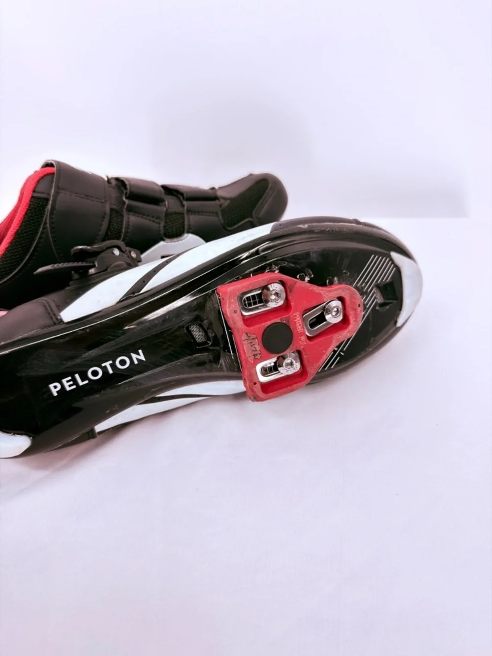 Peloton Cycling Shoes Size 42 EU Black Red Clip-In Spin Bike Shoes Delta Cleats